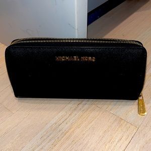 Michael Kors Jet Set Wallet